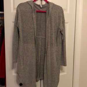 Women’s 3/4 length sleeve hooded cardigan. Size S